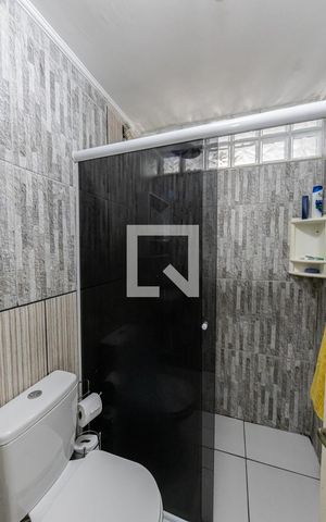 Casa à venda com 165m², 3 quartos e 3 vagas Casa à venda com 165m², 3 quartos e 3 vagasBanheiro Social