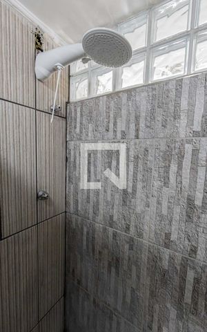 Casa à venda com 165m², 3 quartos e 3 vagas Casa à venda com 165m², 3 quartos e 3 vagasBanheiro Social
