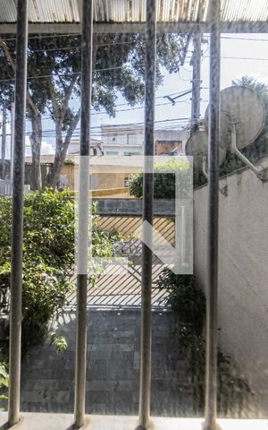 Casa à venda com 165m², 3 quartos e 3 vagas Casa à venda com 165m², 3 quartos e 3 vagasSala