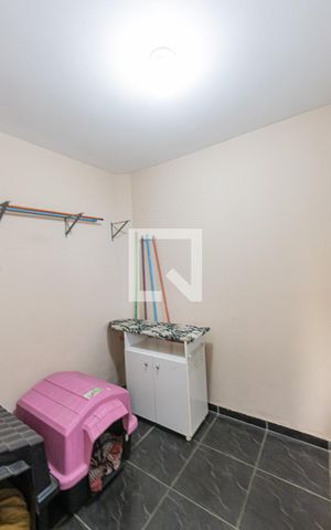 Casa à venda com 165m², 3 quartos e 3 vagas Casa à venda com 165m², 3 quartos e 3 vagasQuarto de Serviço