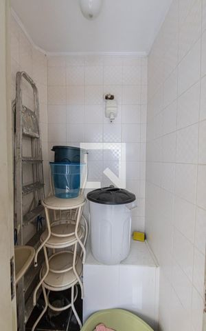 Casa à venda com 165m², 3 quartos e 3 vagas Casa à venda com 165m², 3 quartos e 3 vagasBanheiro de Serviço