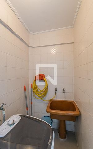 Casa à venda com 165m², 3 quartos e 3 vagas Casa à venda com 165m², 3 quartos e 3 vagasÁrea de Serviço
