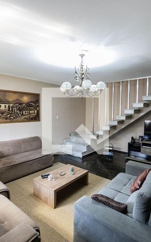 Casa à venda com 165m², 3 quartos e 3 vagas Casa à venda com 165m², 3 quartos e 3 vagasSala