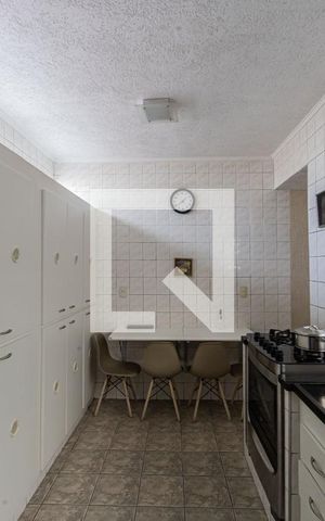 Casa à venda com 165m², 3 quartos e 3 vagas Casa à venda com 165m², 3 quartos e 3 vagasCozinha