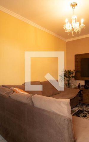 Casa à venda com 90m², 3 quartos e 2 vagas Casa à venda com 90m², 3 quartos e 2 vagasSala (Casa 1)