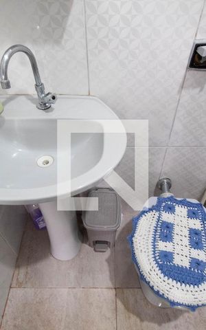 Casa à venda com 90m², 3 quartos e 2 vagas Casa à venda com 90m², 3 quartos e 2 vagasBanheiro Corredor (Casa 1)