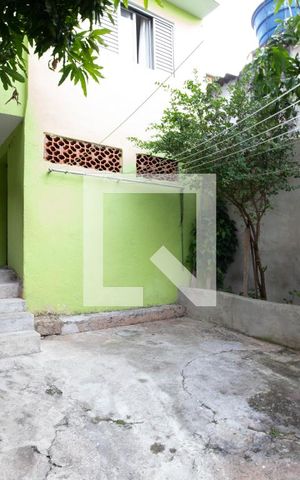 Casa à venda com 90m², 3 quartos e 2 vagas Casa à venda com 90m², 3 quartos e 2 vagasQuintal (Casa 1)