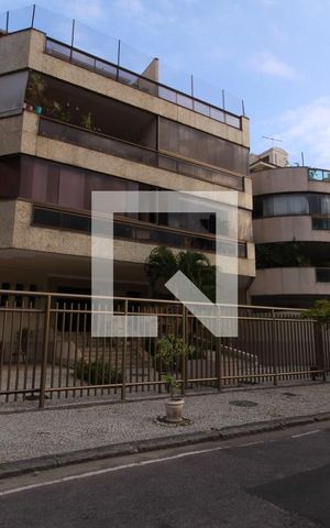 Apartamento à venda com 270m², 3 quartos e 2 vagasFachada