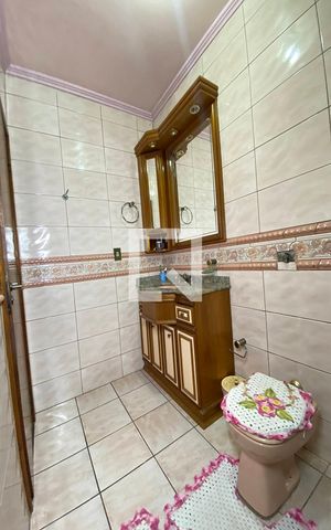 Casa à venda com 411m², 4 quartos e 3 vagasBanheiro da Suíte 5