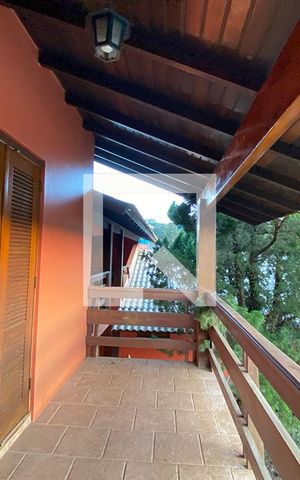 Casa à venda com 411m², 4 quartos e 3 vagasVaranda da Suíte 2