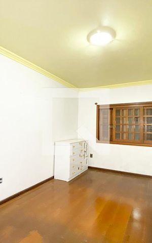 Casa à venda com 411m², 4 quartos e 3 vagasSuíte 1