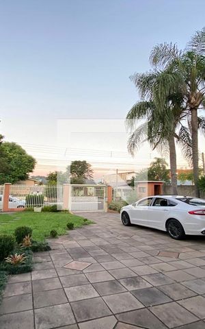 Casa à venda com 411m², 4 quartos e 3 vagasFachada