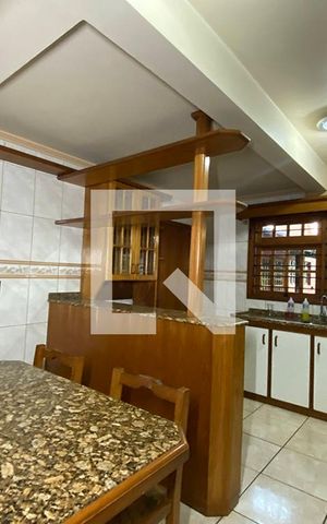 Casa à venda com 411m², 4 quartos e 3 vagasCozinha