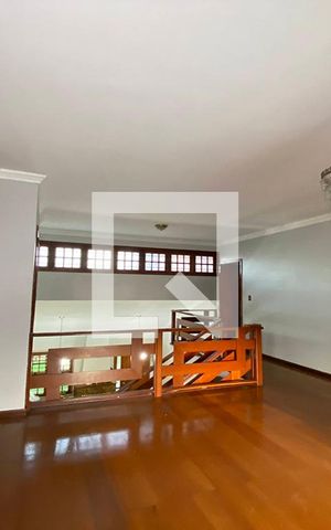 Casa à venda com 411m², 4 quartos e 3 vagasSuíte 2