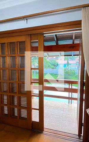 Casa à venda com 411m², 4 quartos e 3 vagasSuíte 2