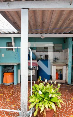 Casa à venda com 270m², 2 quartos e 3 vagas Casa à venda com 270m², 2 quartos e 3 vagasÁrea de Serviço