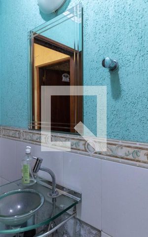 Casa à venda com 164m², 4 quartos e 2 vagas Casa à venda com 164m², 4 quartos e 2 vagasLavabo