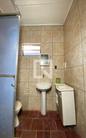 Casa à venda com 50m², 6 quartos e 2 vagasBanheiro