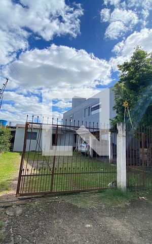Casa à venda com 50m², 6 quartos e 2 vagasFachada