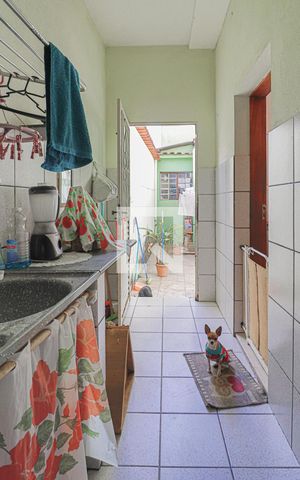 Casa à venda com 450m², 4 quartos e 3 vagasCasa 1 - Área de Serviço