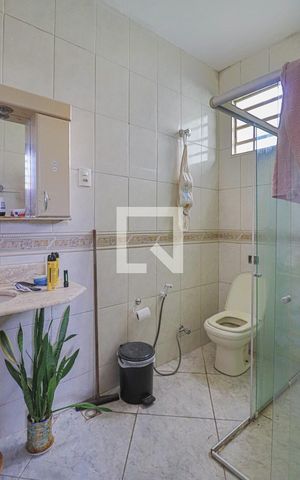 Casa à venda com 450m², 4 quartos e 3 vagasCasa 2 - Banheiro