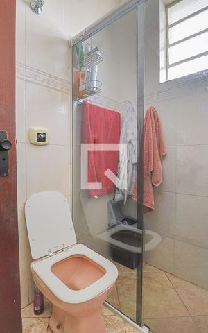 Casa à venda com 450m², 4 quartos e 3 vagasCasa 1 - Banheiro