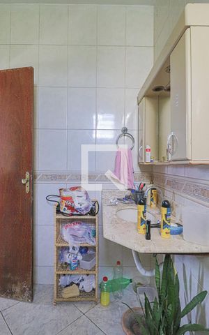 Casa à venda com 450m², 4 quartos e 3 vagasCasa 2 - Banheiro