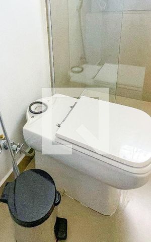 Apartamento para alugar com 100m², 3 quartos e 1 vaga Apartamento para alugar com 100m², 3 quartos e 1 vagaBanheiro da Suíte