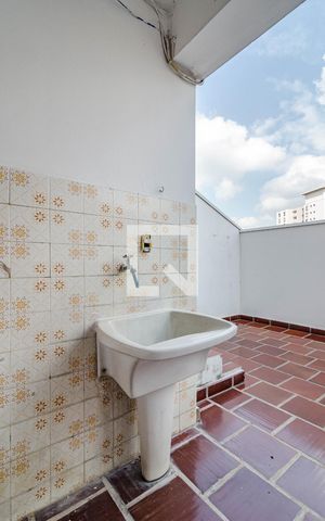 Casa à venda com 279m², 2 quartos e 2 vagas Casa à venda com 279m², 2 quartos e 2 vagasÁrea de serviço