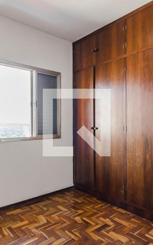 Casa à venda com 279m², 2 quartos e 2 vagas Casa à venda com 279m², 2 quartos e 2 vagasQuarto 2