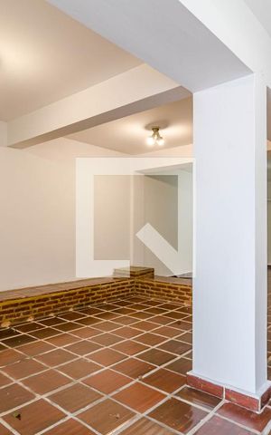 Casa à venda com 279m², 2 quartos e 2 vagas Casa à venda com 279m², 2 quartos e 2 vagasSalão de festas