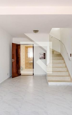 Casa à venda com 279m², 2 quartos e 2 vagas Casa à venda com 279m², 2 quartos e 2 vagasSala