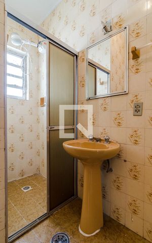 Casa à venda com 279m², 2 quartos e 2 vagas Casa à venda com 279m², 2 quartos e 2 vagasBanheiro