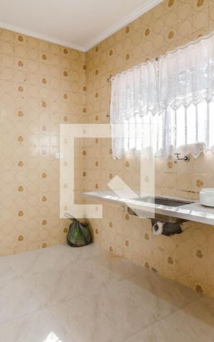 Casa à venda com 279m², 2 quartos e 2 vagas Casa à venda com 279m², 2 quartos e 2 vagasCozinha