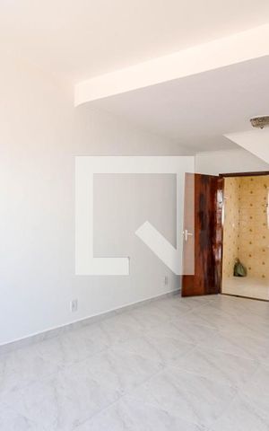 Casa à venda com 279m², 2 quartos e 2 vagas Casa à venda com 279m², 2 quartos e 2 vagasSala