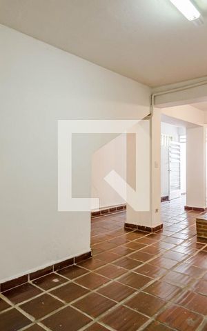 Casa à venda com 279m², 2 quartos e 2 vagas Casa à venda com 279m², 2 quartos e 2 vagasSalão de festas