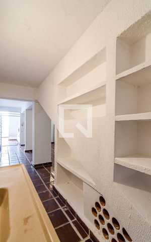 Casa à venda com 279m², 2 quartos e 2 vagas Casa à venda com 279m², 2 quartos e 2 vagasSalão de festas