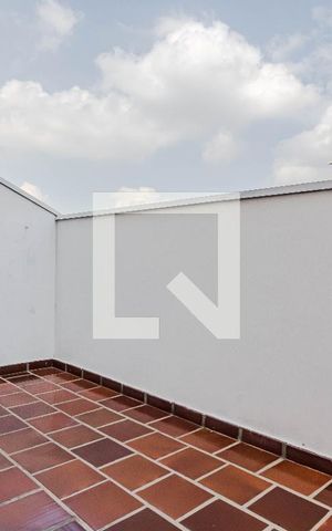 Casa à venda com 279m², 2 quartos e 2 vagas Casa à venda com 279m², 2 quartos e 2 vagasTerraço