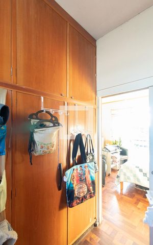 Casa à venda com 417m², 5 quartos e 5 vagas Casa à venda com 417m², 5 quartos e 5 vagasCloset