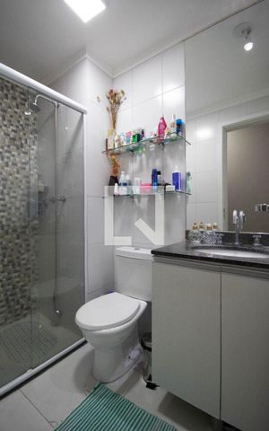 Apartamento à venda com 53m², 2 quartos e 1 vaga Apartamento à venda com 53m², 2 quartos e 1 vagaBanheiro
