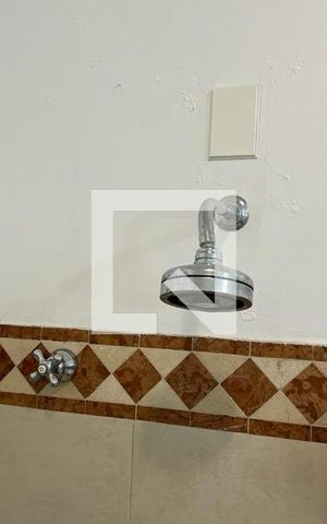 Casa à venda com 500m², 4 quartos e 4 vagas Casa à venda com 500m², 4 quartos e 4 vagasChuveiro