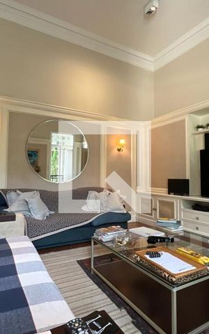 Casa à venda com 500m², 4 quartos e 4 vagas Casa à venda com 500m², 4 quartos e 4 vagasSala de Estar
