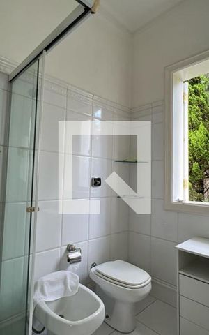 Casa à venda com 500m², 4 quartos e 4 vagas Casa à venda com 500m², 4 quartos e 4 vagasBanheiro da Suíte 2