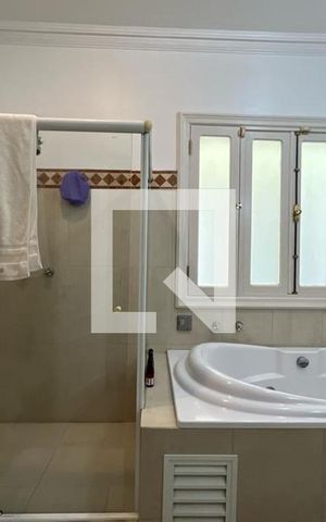 Casa à venda com 500m², 4 quartos e 4 vagas Casa à venda com 500m², 4 quartos e 4 vagasBanheiro 1 da Suíte 4