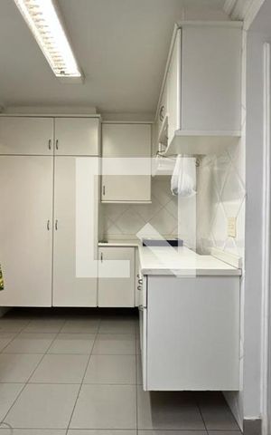Casa à venda com 500m², 4 quartos e 4 vagas Casa à venda com 500m², 4 quartos e 4 vagasÁrea de Serviço