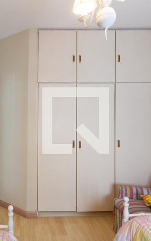 Apartamento à venda com 220m², 4 quartos e 3 vagas Apartamento à venda com 220m², 4 quartos e 3 vagasQuarto 2