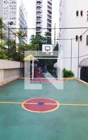Apartamento à venda com 220m², 4 quartos e 3 vagas Apartamento à venda com 220m², 4 quartos e 3 vagasQuadra Esportiva