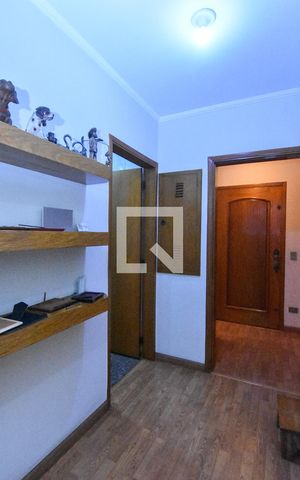 Apartamento à venda com 189m², 4 quartos e 3 vagas Apartamento à venda com 189m², 4 quartos e 3 vagasHall de Entrada