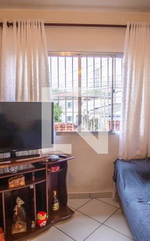 Casa à venda com 176m², 5 quartos e 3 vagas Casa à venda com 176m², 5 quartos e 3 vagasCASA 2 - Sala