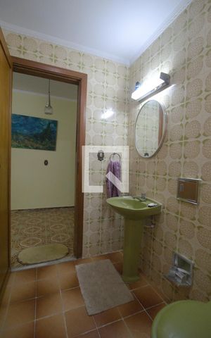 Casa à venda com 178m², 3 quartos e 6 vagas Casa à venda com 178m², 3 quartos e 6 vagasLavabo